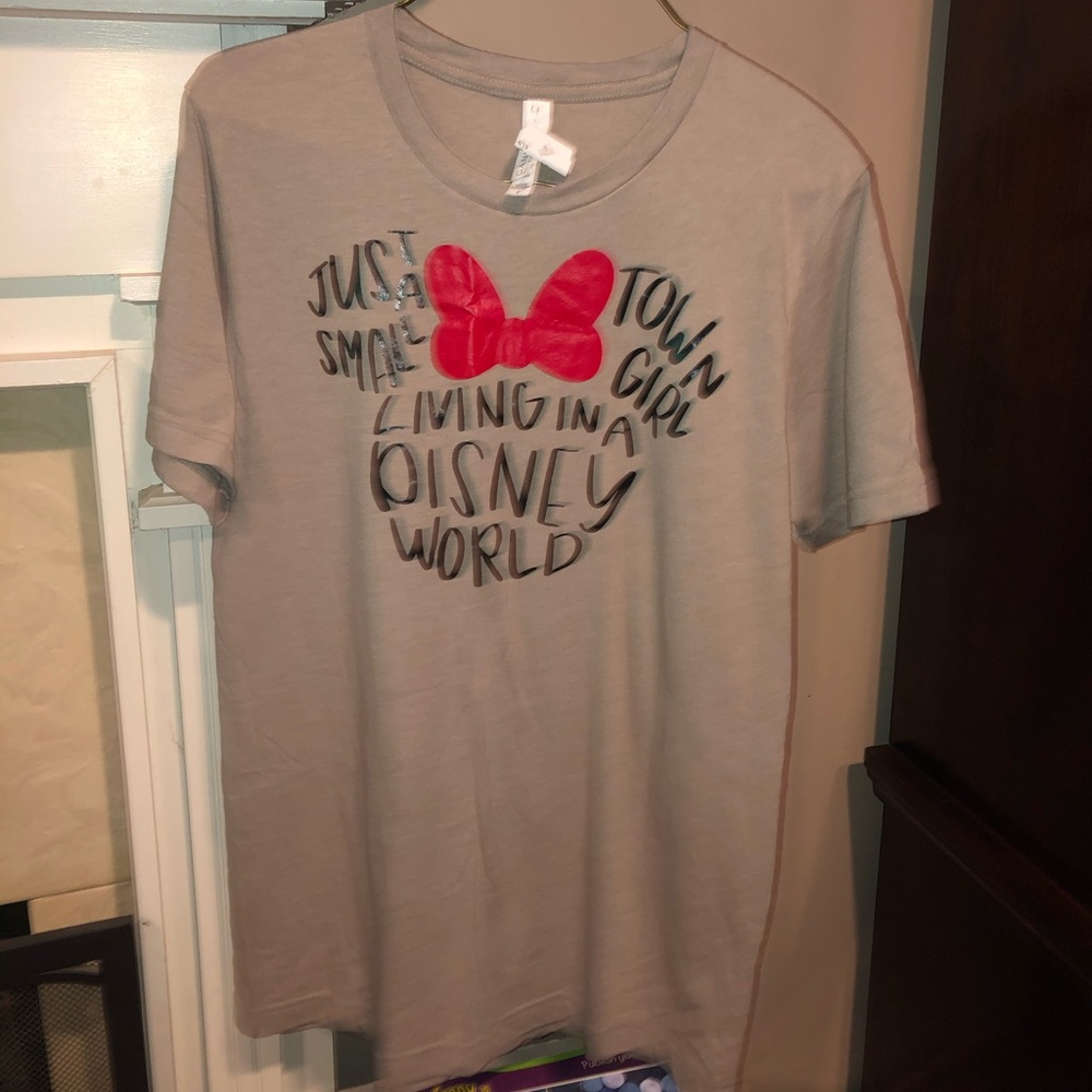 Disney Tshirt-Size-M—
